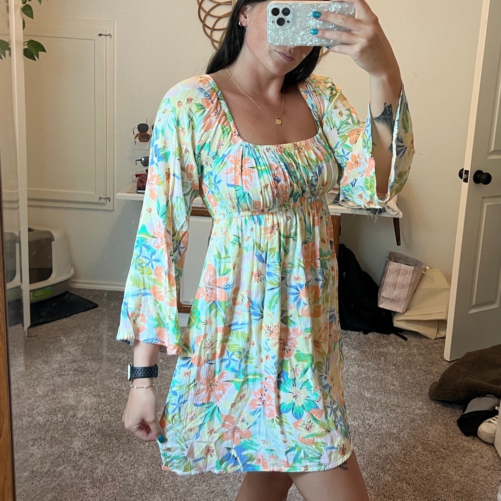 Gorgeous Billabong Floral Flowy Dress!